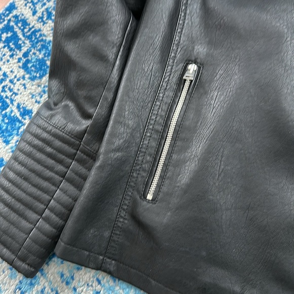 vegan leather jacket! only worn once - Picture 12 of 12